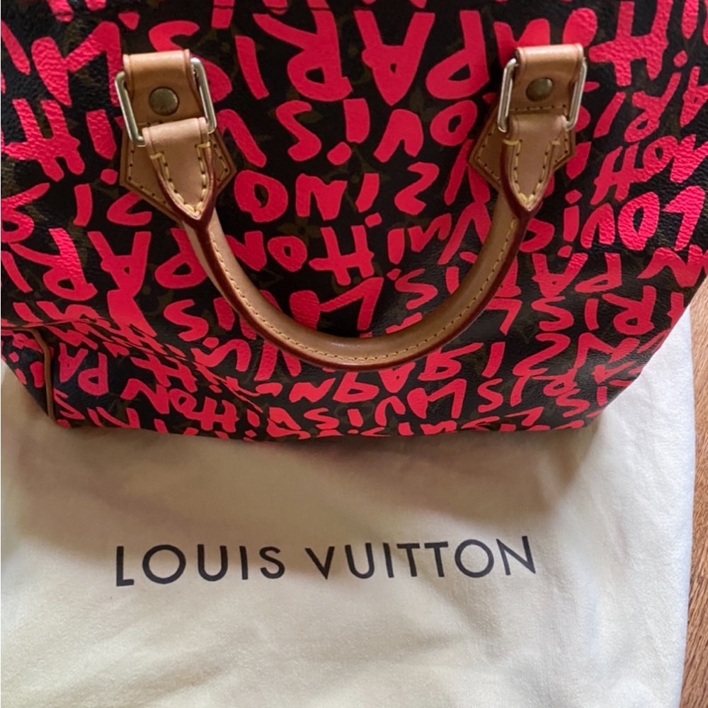 Great condition. Limited edition Stephen Sprouse Louis Vuitton Speedy 30.